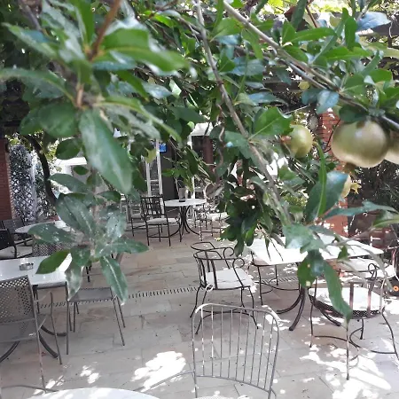 嘉利尼酒店 酒店 2*